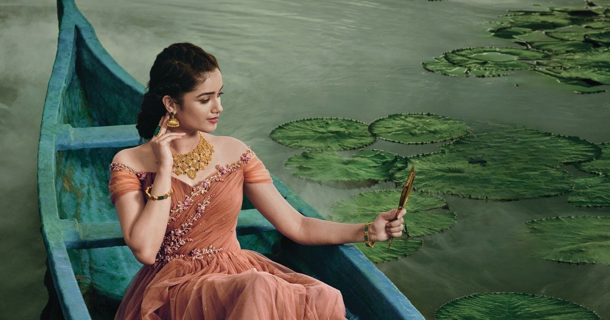 Samriddhi Jewellers - Luxurious Jewellery Showroom Experience