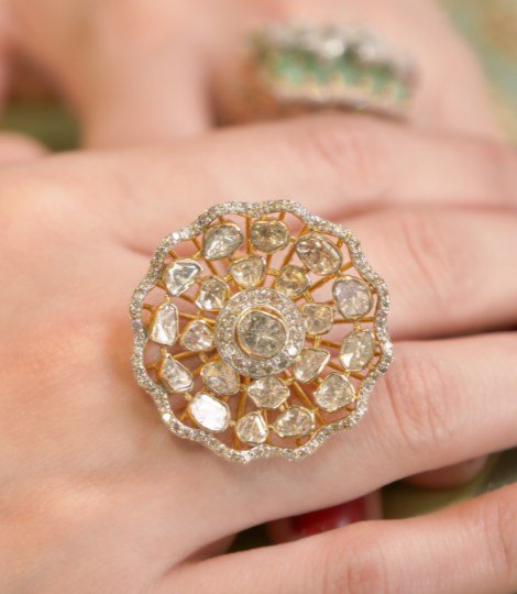 SAMRIDDHI JEWELLERS - Delve Into the Rich Heritage of Traditional Jewellery in Aligarh